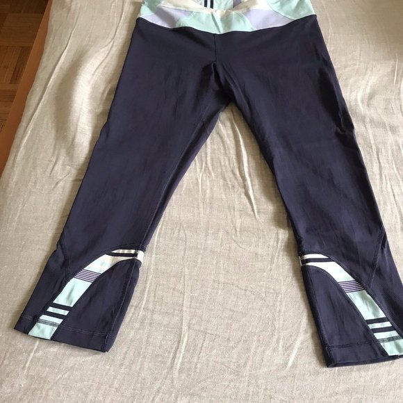 Lululemon Run Inspire Crops - Picture 2 of 5